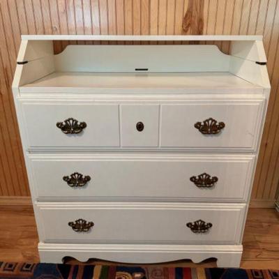 Child Craft 3-Drawer Dresser & Changing Table Set