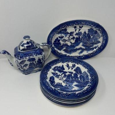 Moriyama Blue Willow Platter Set & Teapot