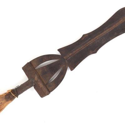https://www.liveauctioneers.com/catalog/334859_antique-firearms-edged-weapons-and-jewelry/