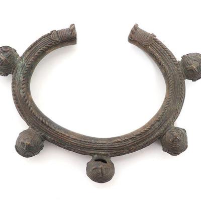 https://www.liveauctioneers.com/catalog/334859_antique-firearms-edged-weapons-and-jewelry/