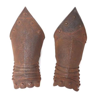 https://www.liveauctioneers.com/catalog/334859_antique-firearms-edged-weapons-and-jewelry/