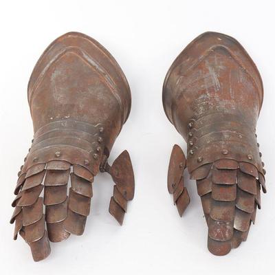 https://www.liveauctioneers.com/catalog/334859_antique-firearms-edged-weapons-and-jewelry/