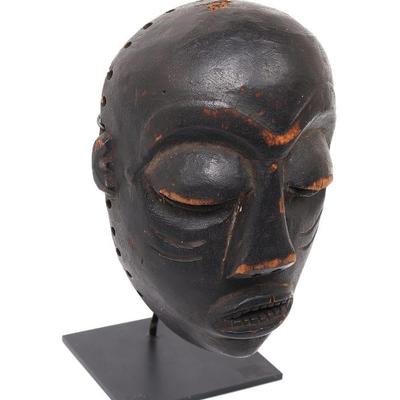 https://www.liveauctioneers.com/catalog/334859_antique-firearms-edged-weapons-and-jewelry/