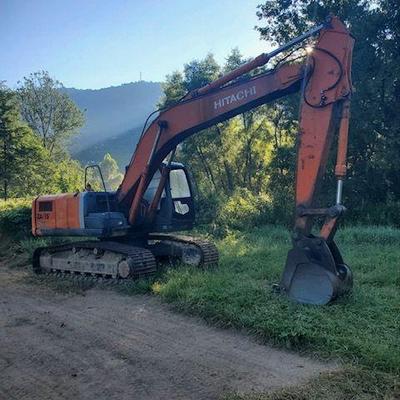 Hitachi EX200 Excavator