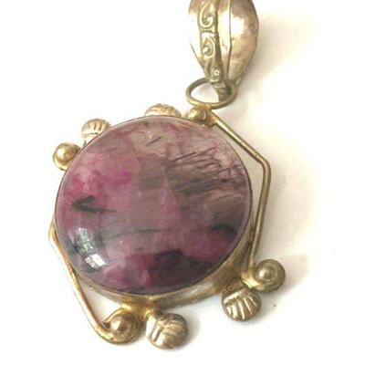 Great Looking Silver Pendant
