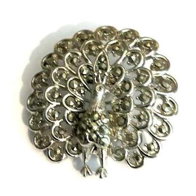 Vintage Pin Jewelry