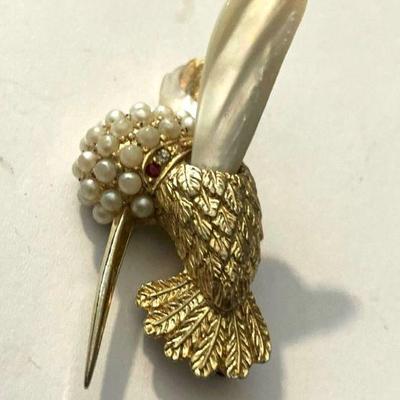 Vintage Jewelry Brooch Pin