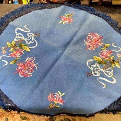 Awesome Old Round Table Cover
