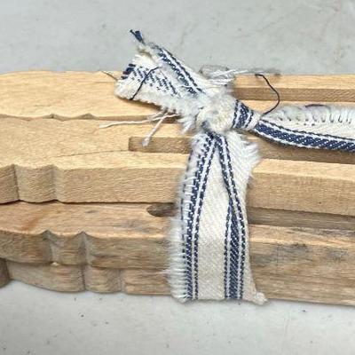Primitive Old Clothespins
