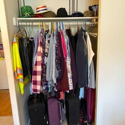 Women's clothing, sized XL-2XL.