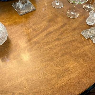 Detail of table.
