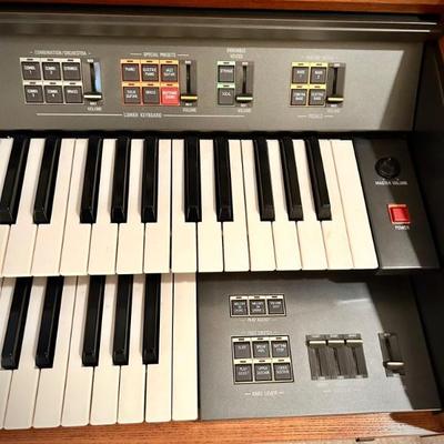 Yamaha organ F-45