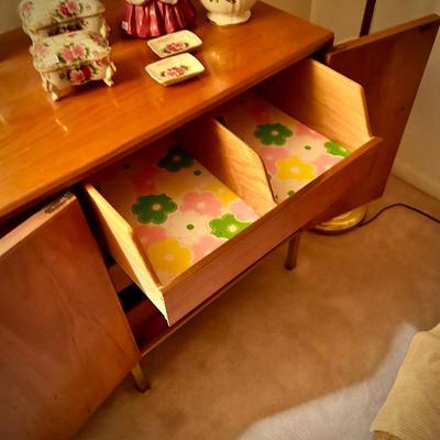 Vintage MCM Drexel "Sun Coast" bedroom suite - dresser & mirror (6 drawers + 3 sliding trays). Dresser 66" x 18"...