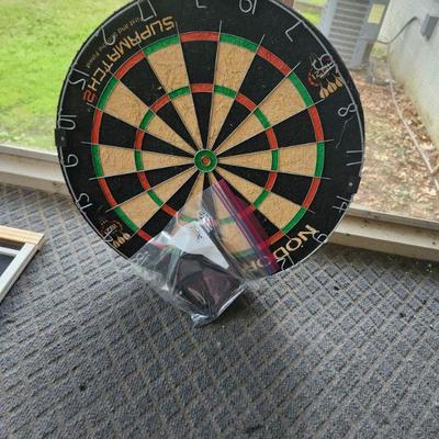 Dart board 