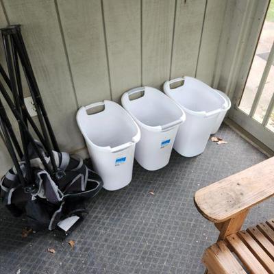 Trashcans 