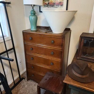 Deco dresser