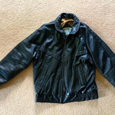 Vtg. 1970's William Barry men's leather jacket, size small.