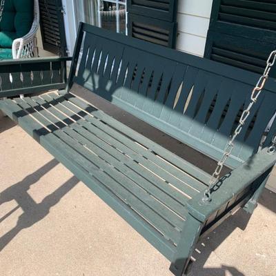 Hanging porch swinging bench