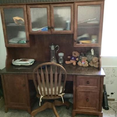 Chair comes with desk. Desk accessories not included