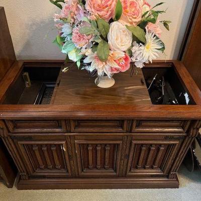 Stereo radio & turntable