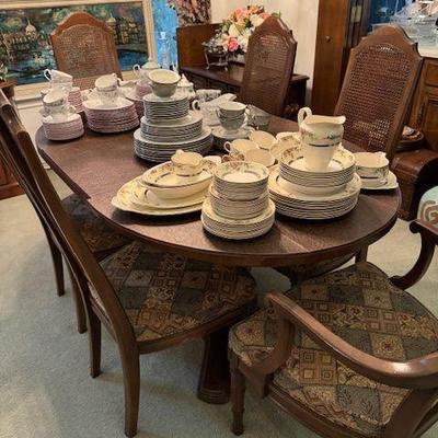 Entertain much? We've got dinnerware - 4 sets!
