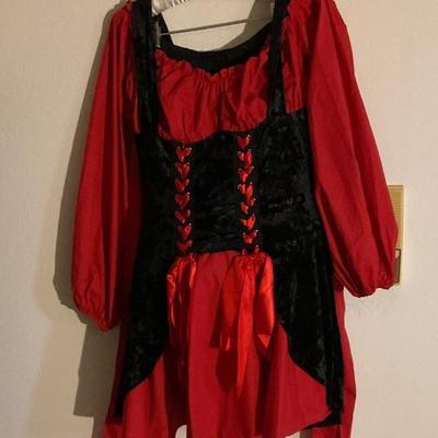 Costume, wench