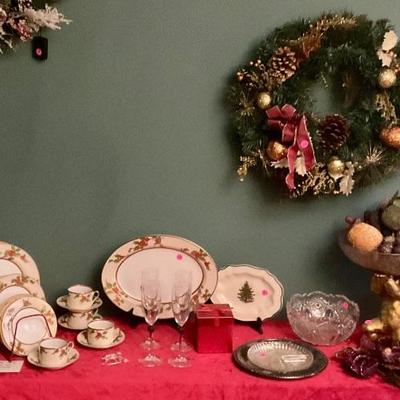 Lots of rings, costume and sterling silver