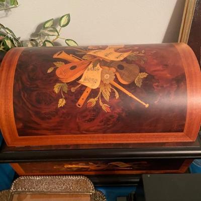 Lid of Music Box 