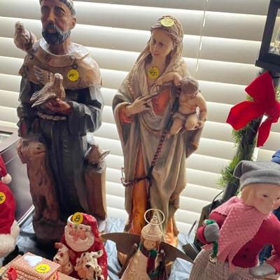 Dept 56 Madonna w/ baby Jesus 