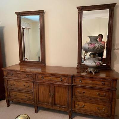 Heritage Dresser with mirror , bedroom suite 4 pieces 
