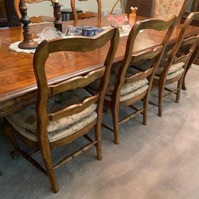 Heritage Table w/ Chairs 