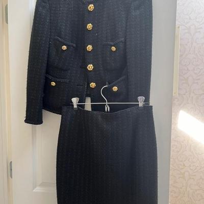 Women’s designer clothing—sizes 2-6—Burberry, St John, Worth, Carlisle, J. McLaughlin, and more