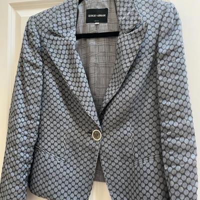 Women’s designer clothing—sizes 2-6—Burberry, St John, Worth, Carlisle, J. McLaughlin, and more