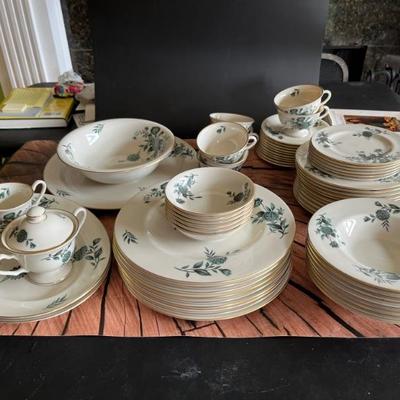 Set of Pickard porcelain dinnerware—Diana
9 dinner plates
9 rim soups
7 berry bowls
11 salad plates
6 bread plates
2 oval platters
Cream...