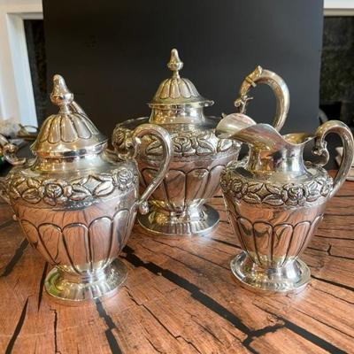 A sterling silver tea set, made in Mexico, 2522g