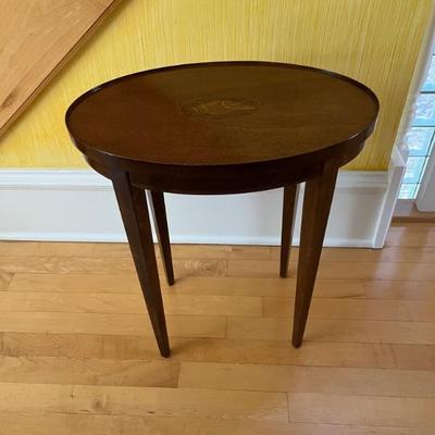 Adams style oval endurable with shell and bellflower inlay
