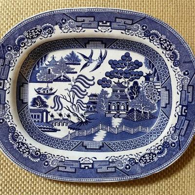 Antique blue and white English stoneware, Blue Willow