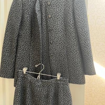 Women’s designer clothing—sizes 2-6—Burberry, St John, Worth, Carlisle, J. McLaughlin, and more