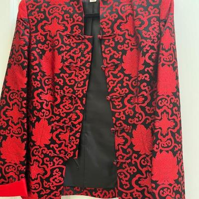 Women’s designer clothing—sizes 2-6—Burberry, St John, Worth, Carlisle, J. McLaughlin, and more