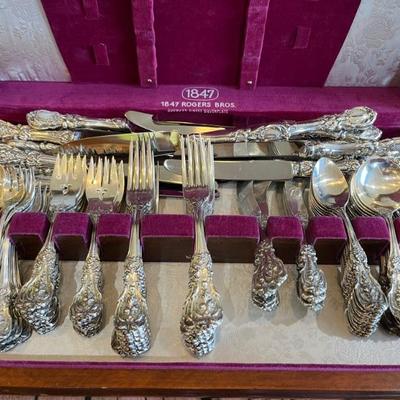 Set of Reed and Barton Francis I sterling silver flatware, 4086g
