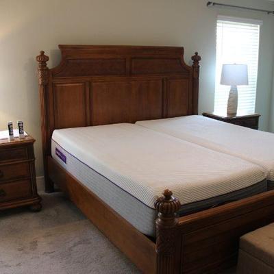 MATTRESS AND ADJ BASE BY LEGGET AND PLATT  ONLY 1 YEAR OLD