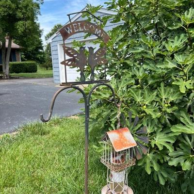 Outdoor plant stand