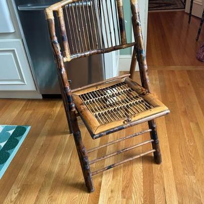 1 od 10 folding bamboo chairs
