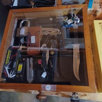 More knives 