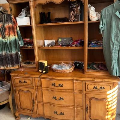 HUTCH/STORAGE