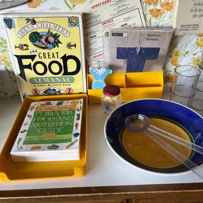 VINTAGE PLASTIC ACCESSORIES