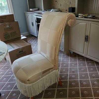 Scroll back  sidevchairs