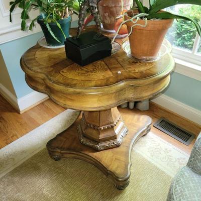 distressed wood pedestal table clover shaped top