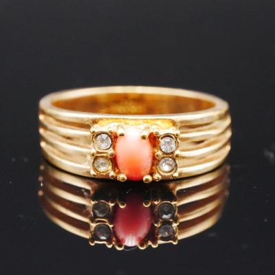 Vintage Avon Sea Treasure Gold-Tone Faux Coral & Rhinestone Ring