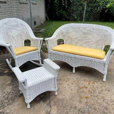 Lot 065-Y: Wicker Vignette